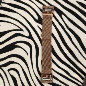 Fitbit Charge 2 rose gold magnetic band